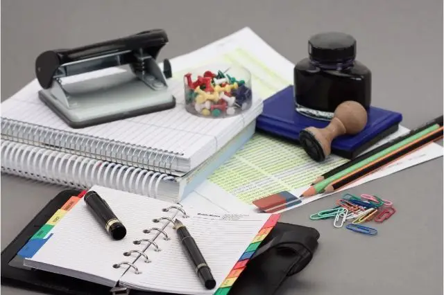 cool-ways-to-manage-office-stationery