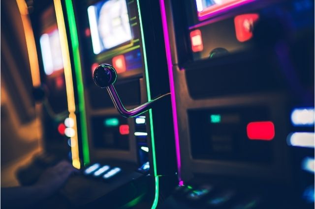 essential-guide-on-how-to-play-slot-online