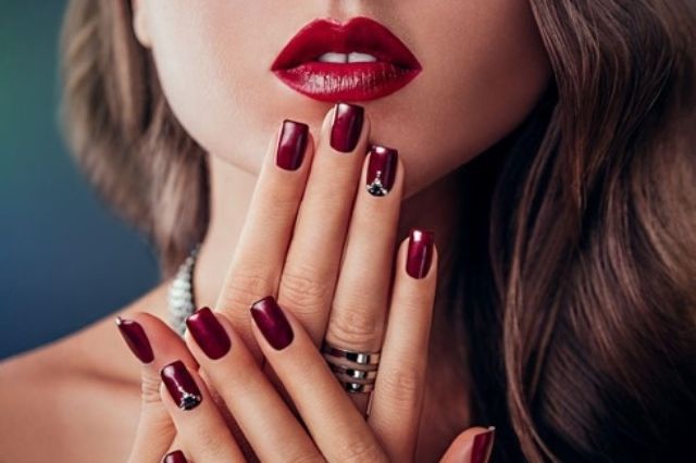 beauty-and-nail-care-tips-for-women-in-2022
