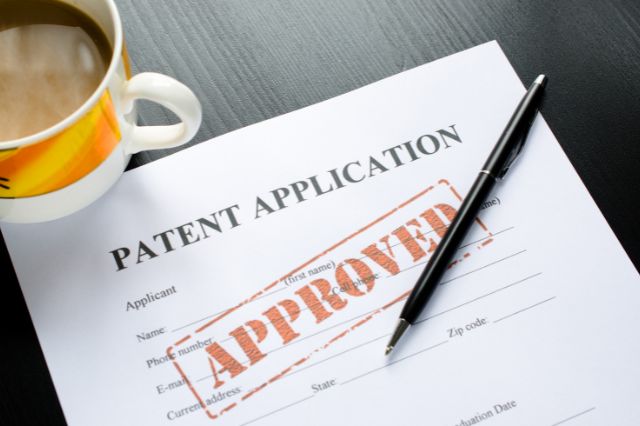 do us patent assignments need to be notarized