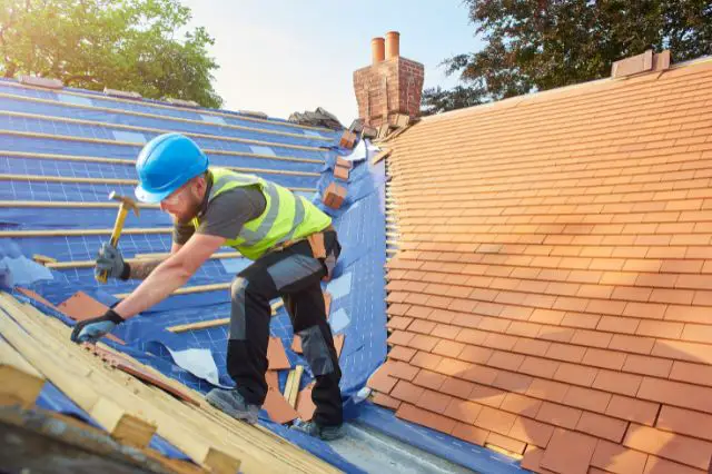 diy-roof-replacement-vs-professional-roofing-replacement