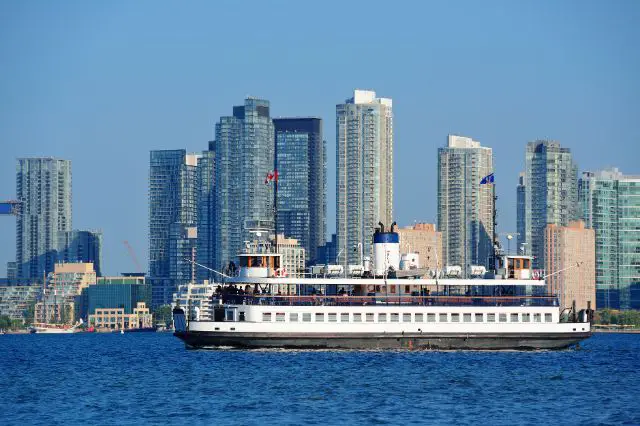 toronto-boat-rental-services-are-an-ideal-gateway-to-discovering-water-wonderlands