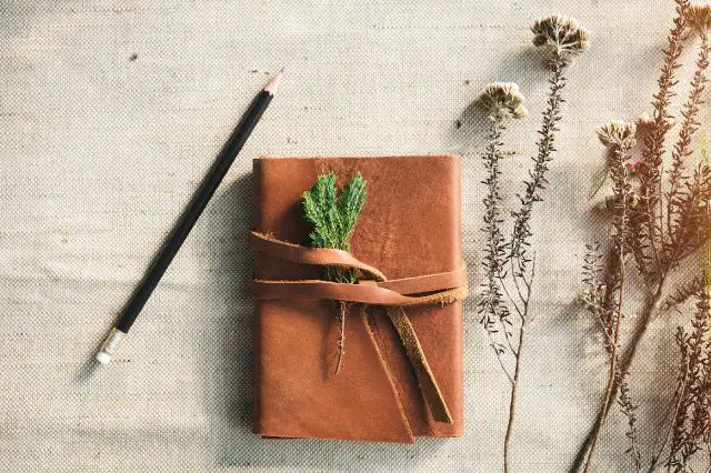 how-handmade-leather-journals-elevate-your-writing-experience