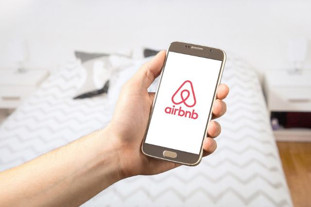 maximizing-profits-benefits-of-hiring-a-virtual-assistant-for-airbnb