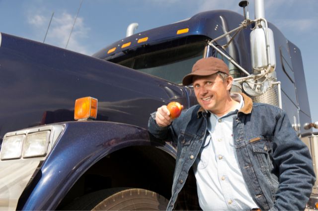 rolling-through-america-glimpse-into-the-daily-lives-of-us-truckers