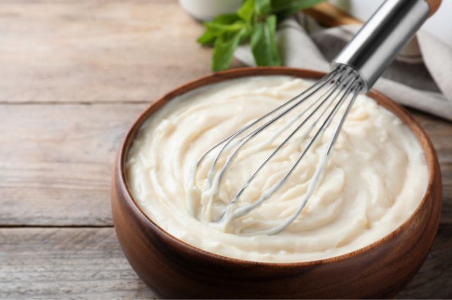 whisk-and-whip-getting-creative-with-alternative-cream-types-in-the-kitchen